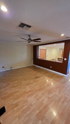 1167 Royal Blue Dr, Stockton, CA 95206