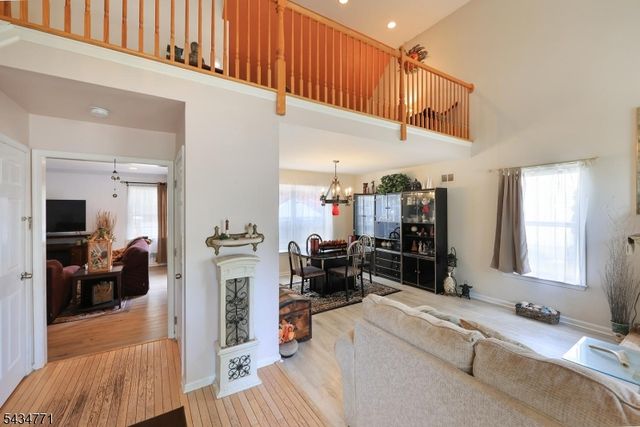 9 Lane Rd, Hillsborough Twp., NJ 08844