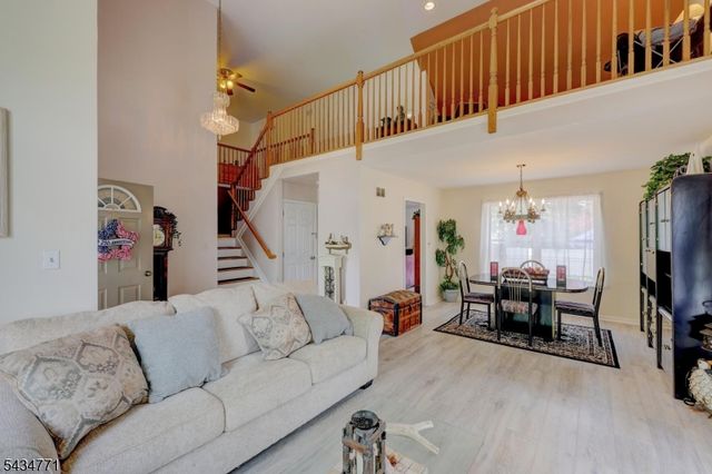 9 Lane Rd, Hillsborough Twp., NJ 08844