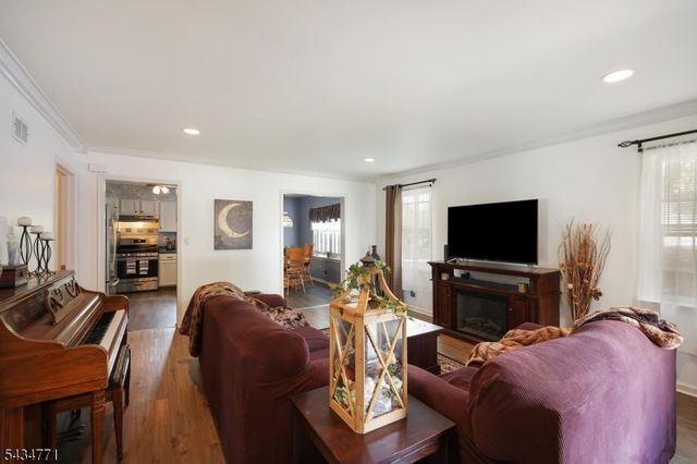 9 Lane Rd, Hillsborough Twp., NJ 08844