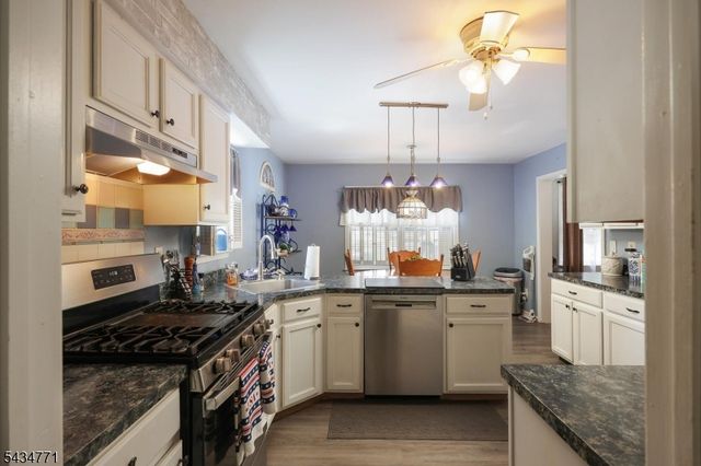 9 Lane Rd, Hillsborough Twp., NJ 08844