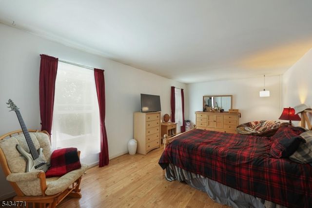 9 Lane Rd, Hillsborough Twp., NJ 08844