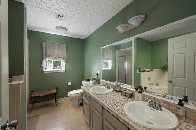 9 Lane Rd, Hillsborough Twp., NJ 08844