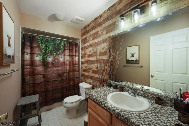 9 Lane Rd, Hillsborough Twp., NJ 08844