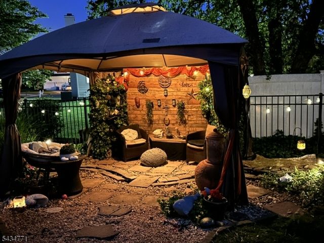 9 Lane Rd, Hillsborough Twp., NJ 08844