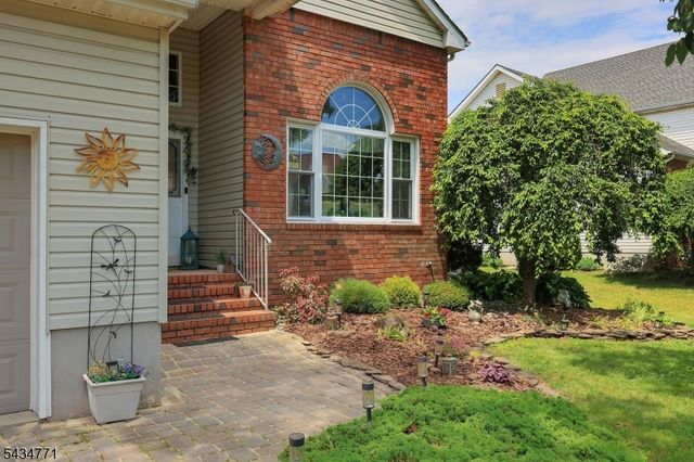 9 Lane Rd, Hillsborough Twp., NJ 08844