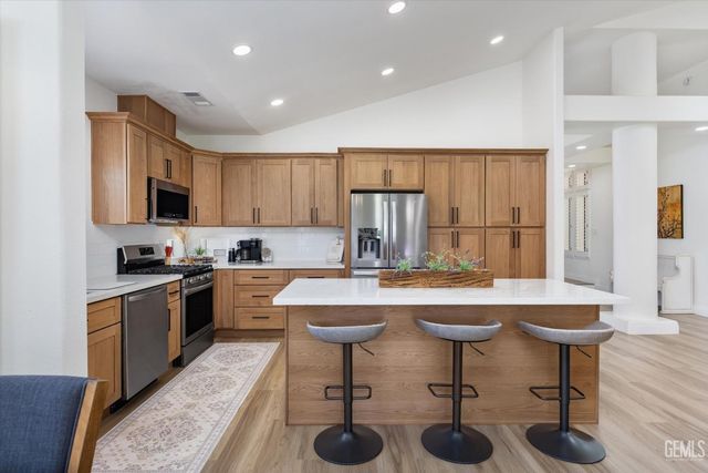 7412 Feather River Drive, Bakersfield, CA 93308