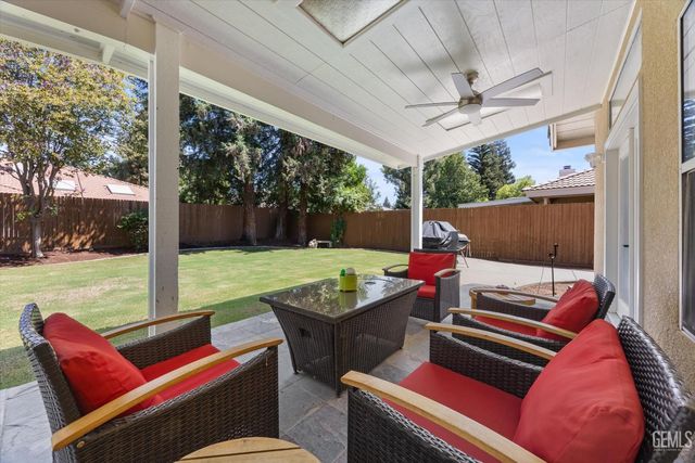7412 Feather River Drive, Bakersfield, CA 93308