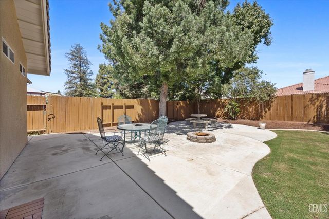 7412 Feather River Drive, Bakersfield, CA 93308