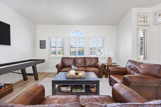7412 Feather River Drive, Bakersfield, CA 93308