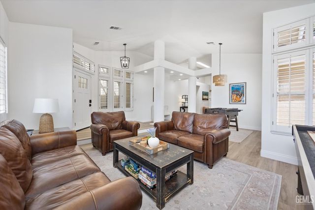 7412 Feather River Drive, Bakersfield, CA 93308