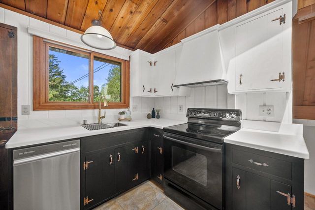 126 E Oak Crest DRIVE, Wales, WI 53183