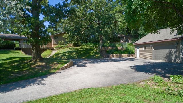 126 E Oak Crest DRIVE, Wales, WI 53183