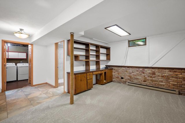 126 E Oak Crest DRIVE, Wales, WI 53183