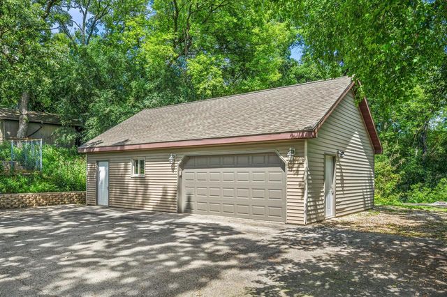 126 E Oak Crest DRIVE, Wales, WI 53183