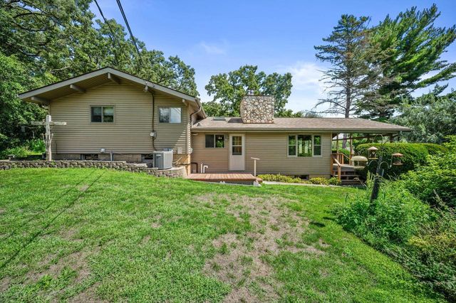 126 E Oak Crest DRIVE, Wales, WI 53183