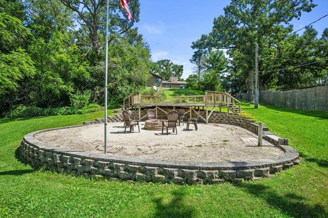 126 E Oak Crest DRIVE, Wales, WI 53183