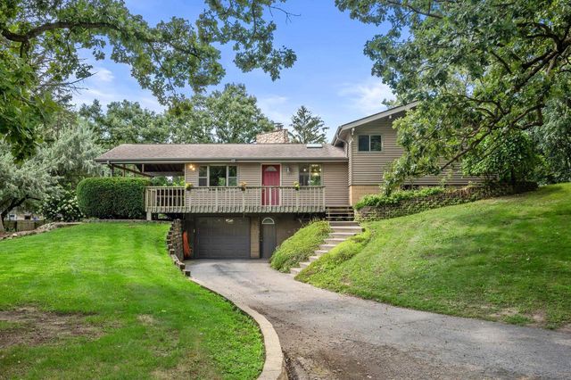126 E Oak Crest DRIVE, Wales, WI 53183