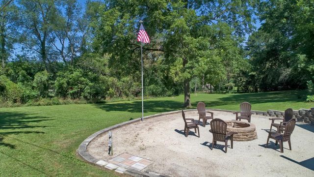 126 E Oak Crest DRIVE, Wales, WI 53183