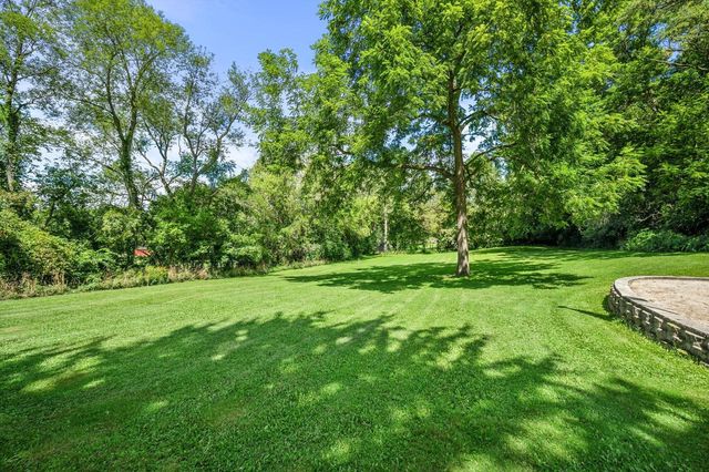 126 E Oak Crest DRIVE, Wales, WI 53183