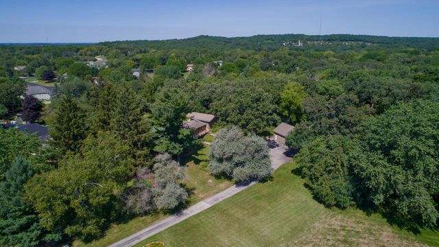 126 E Oak Crest DRIVE, Wales, WI 53183