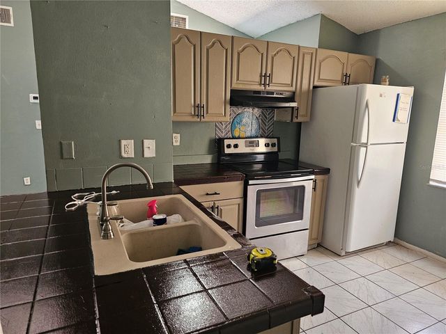 102 WHITEHALL WAY, Kissimmee, FL 34758