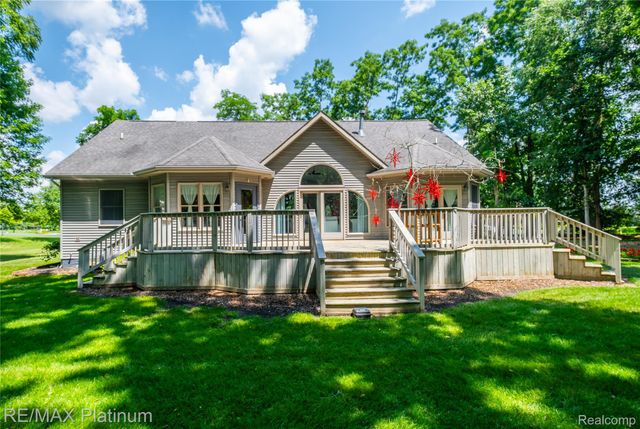 13268 Harborview Drive, Fenton Charter Township, MI 48451