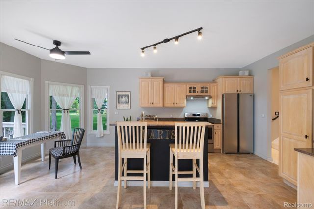 13268 Harborview Drive, Fenton Charter Township, MI 48451