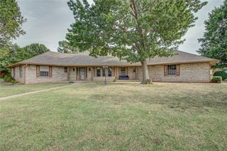8036 Willow Creek Boulevard, Oklahoma City, OK 73162
