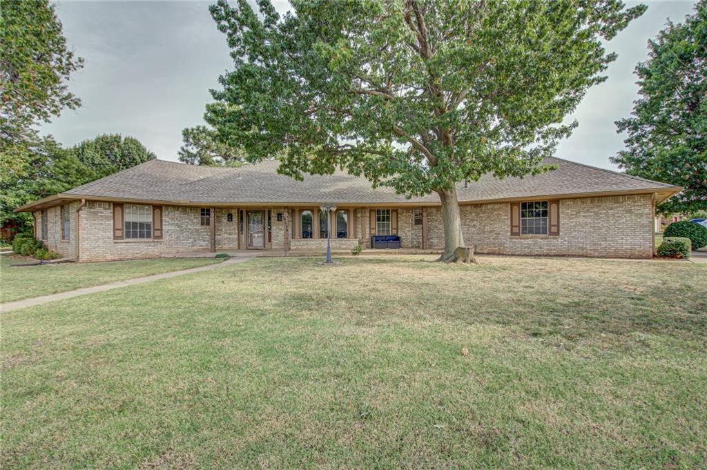 8036 Willow Creek Boulevard, Oklahoma City, OK 73162