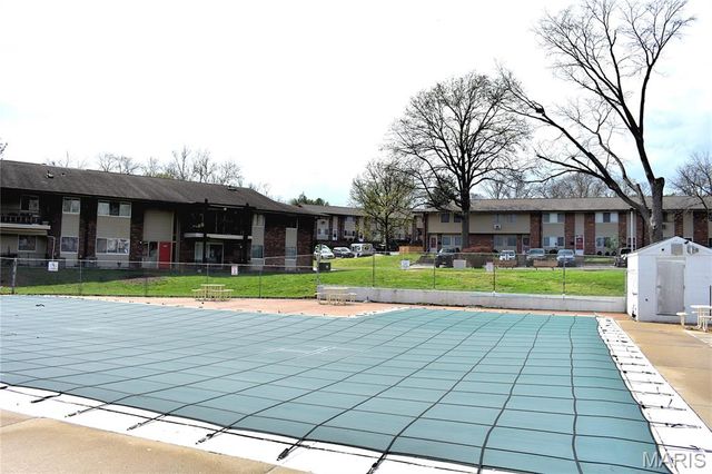 9038 Villaridge Court, St Louis, MO 63123