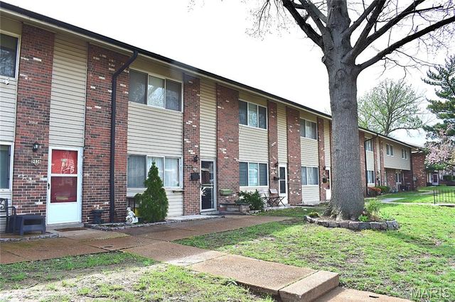 9038 Villaridge Court, St Louis, MO 63123