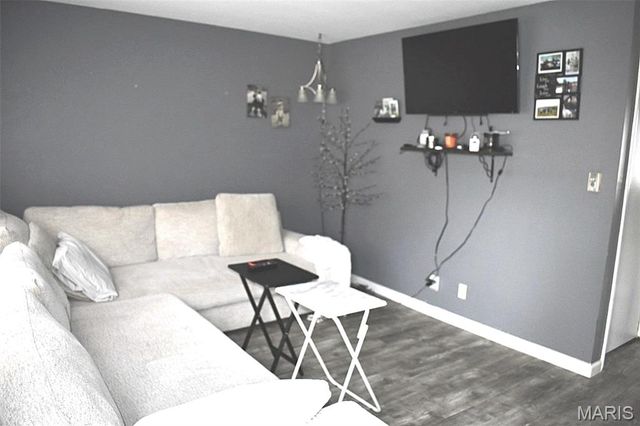 9038 Villaridge Court, St Louis, MO 63123