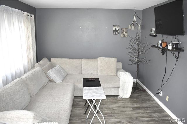 9038 Villaridge Court, St Louis, MO 63123