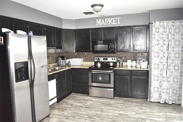 9038 Villaridge Court, St Louis, MO 63123