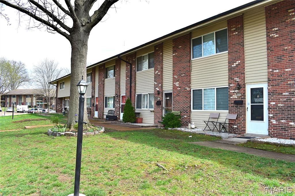 9038 Villaridge Court, St Louis, MO 63123