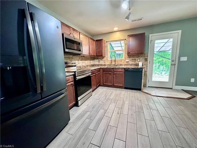 821 Oak Bend Drive, Asheboro, NC 27203