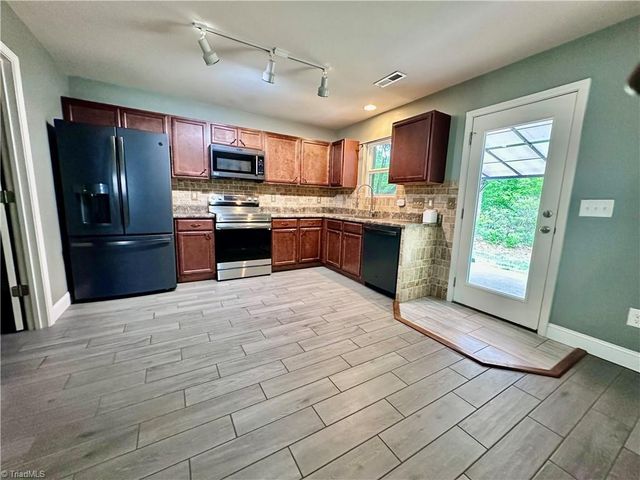 821 Oak Bend Drive, Asheboro, NC 27203