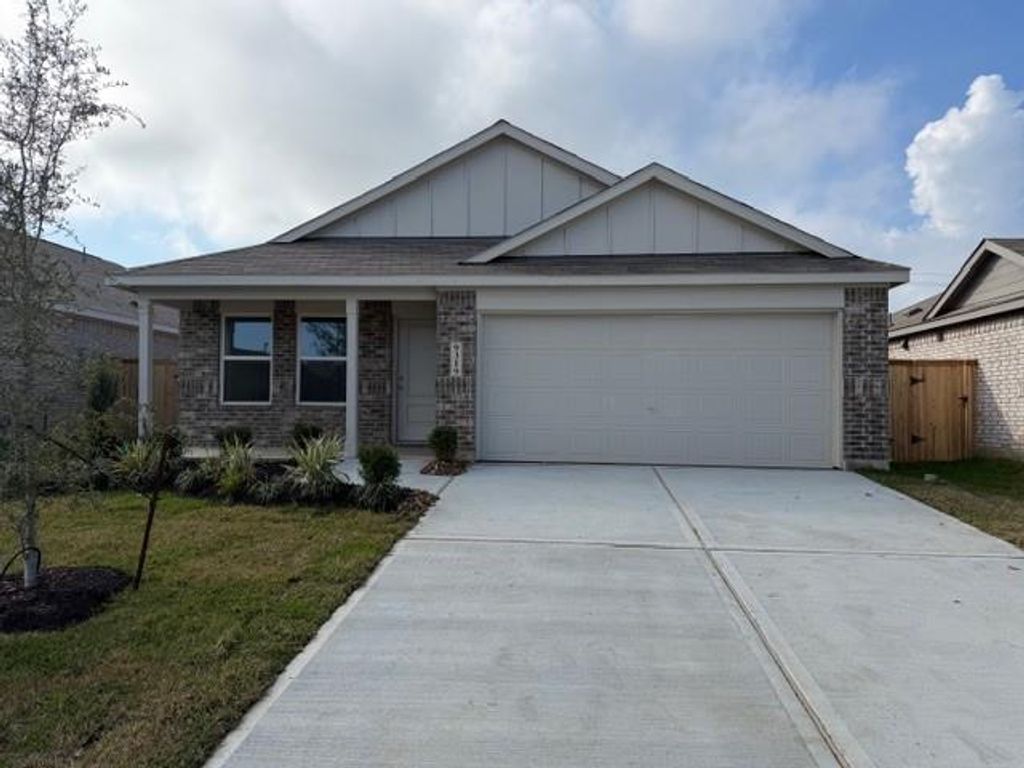 9319 Speckled Trout Drive, Baytown, TX 77521