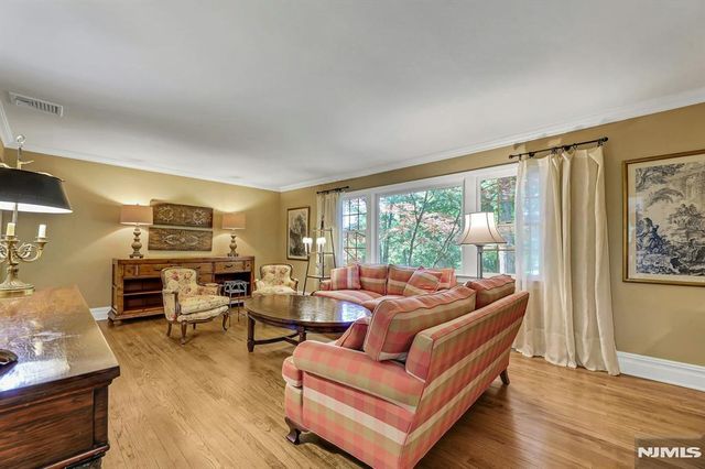 598 Whitenack Road, River Vale, NJ 07675