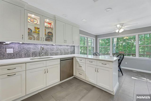 598 Whitenack Road, River Vale, NJ 07675