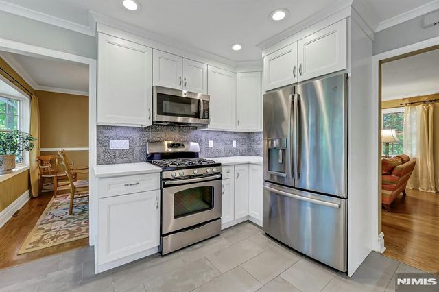 598 Whitenack Road, River Vale, NJ 07675
