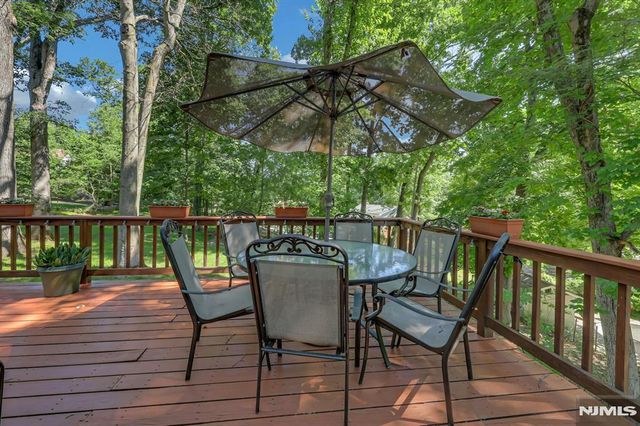 598 Whitenack Road, River Vale, NJ 07675