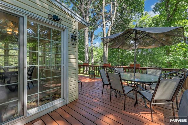 598 Whitenack Road, River Vale, NJ 07675