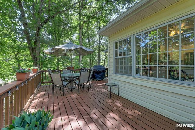 598 Whitenack Road, River Vale, NJ 07675
