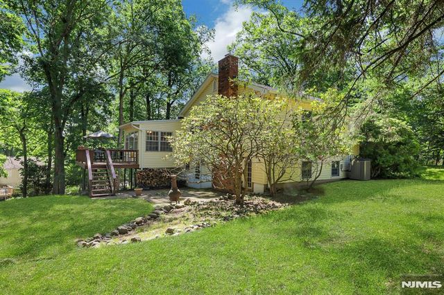 598 Whitenack Road, River Vale, NJ 07675