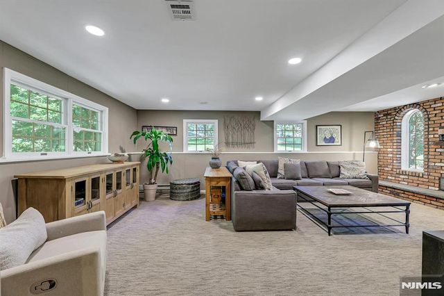598 Whitenack Road, River Vale, NJ 07675