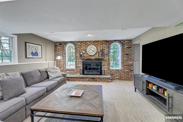 598 Whitenack Road, River Vale, NJ 07675