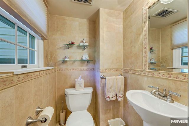 598 Whitenack Road, River Vale, NJ 07675