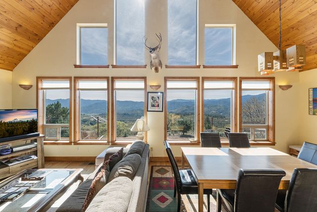 12673 Highway 99 S, Ashland, OR 97520